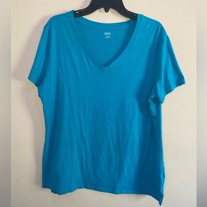 a.n.a. Soft V-neck tshirt in Turquoise size XL